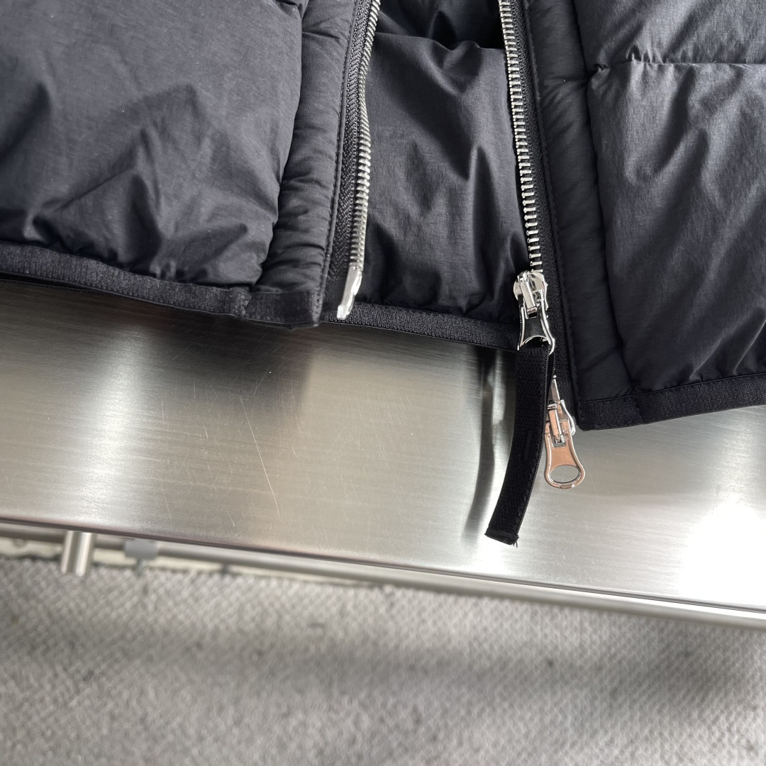 -Stone Island 顶级羽绒服…石头面包超轻连帽羽绒….stone日本订单也很难做到的订单。25