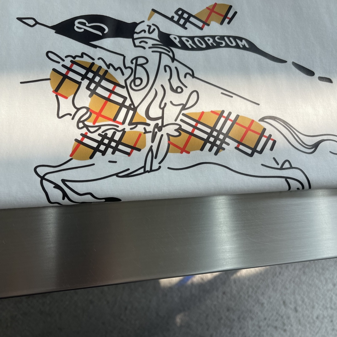 -BBR 2026新款印花圆领短袖T恤采用纯棉双纱面料，手感柔软细腻，颜色光泽度都超正，上身舒适透气！领