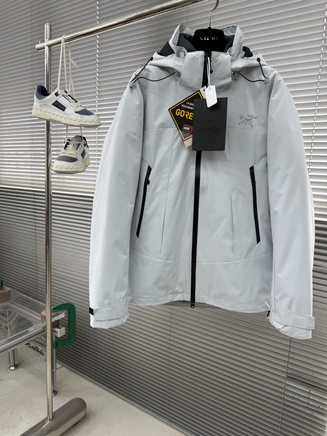 -🐦 鸟家 轻量硬壳户外冲锋衣！羽绒内胆三合一冲锋衣！户外山系风，适应多种场景穿着。赶紧给家里人安排件把