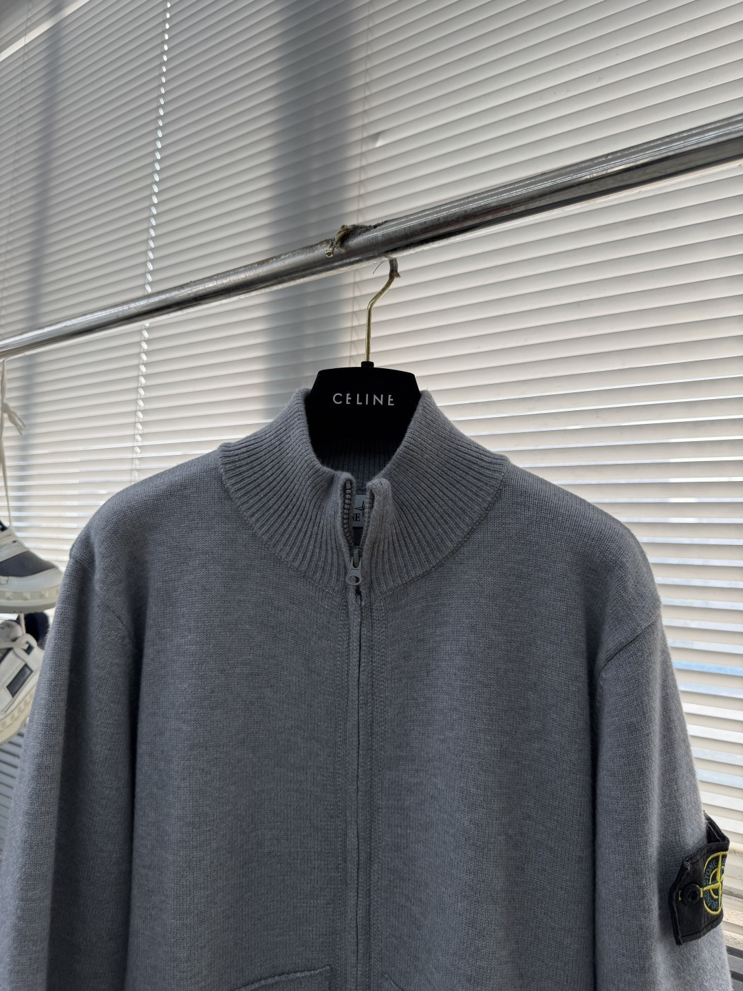 -Stone Island 秋冬季新品 半高立领 拉链针织开衫。袖标可拆取。 石头岛经典基础款高街风袖臂徽章log -Stone Island 秋冬季新品 半高立领 拉链针织开衫。袖标可拆取。 石头岛经典基础款高街风袖臂徽章log