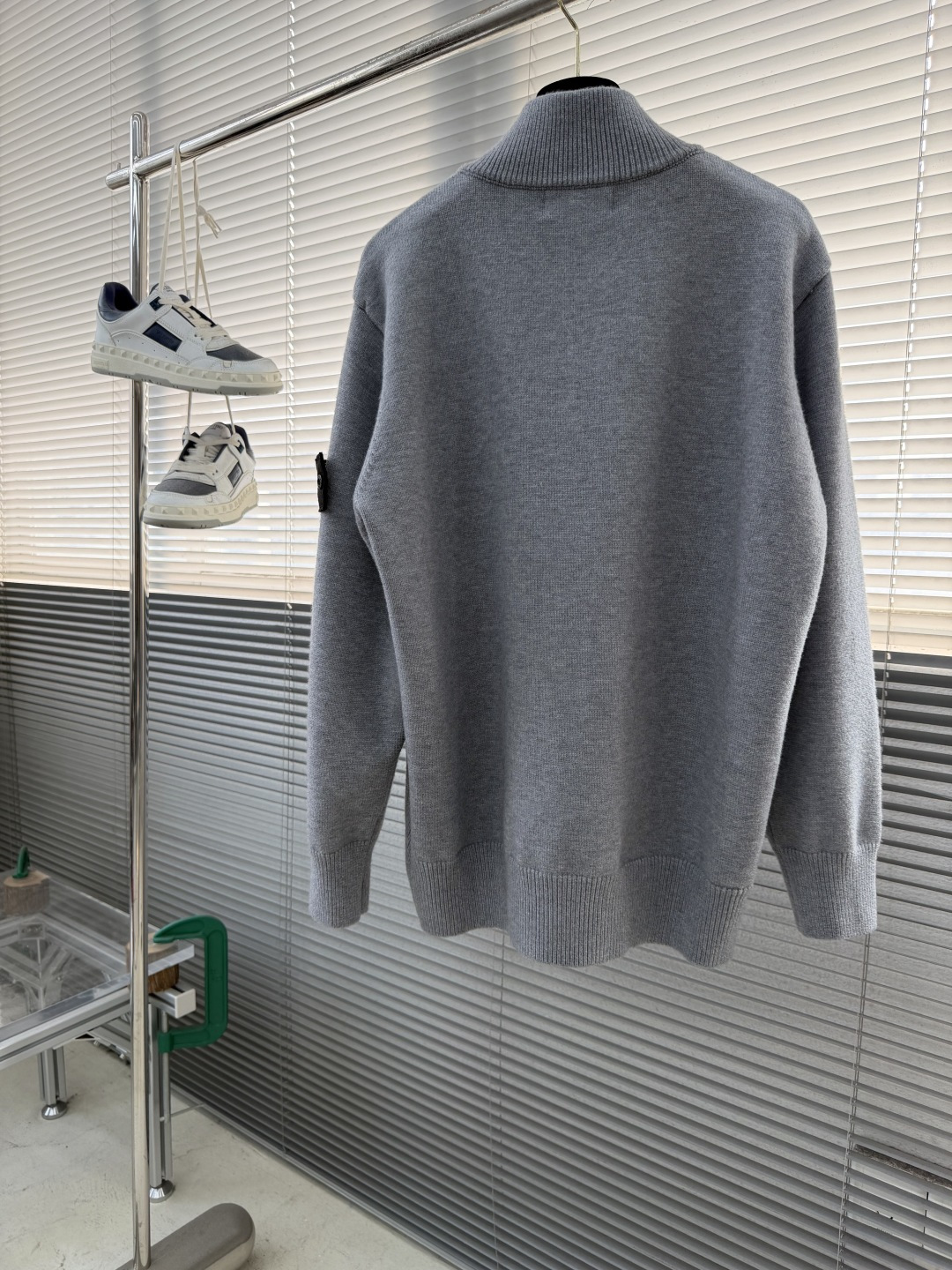 -Stone Island 秋冬季新品 半高立领 拉链针织开衫。袖标可拆取。 石头岛经典基础款高街风袖臂徽章log -Stone Island 秋冬季新品 半高立领 拉链针织开衫。袖标可拆取。 石头岛经典基础款高街风袖臂徽章log