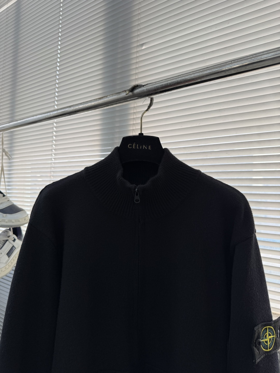 -Stone Island 秋冬季新品 半高立领 拉链针织开衫。袖标可拆取。 石头岛经典基础款高街风袖臂徽章log -Stone Island 秋冬季新品 半高立领 拉链针织开衫。袖标可拆取。 石头岛经典基础款高街风袖臂徽章log