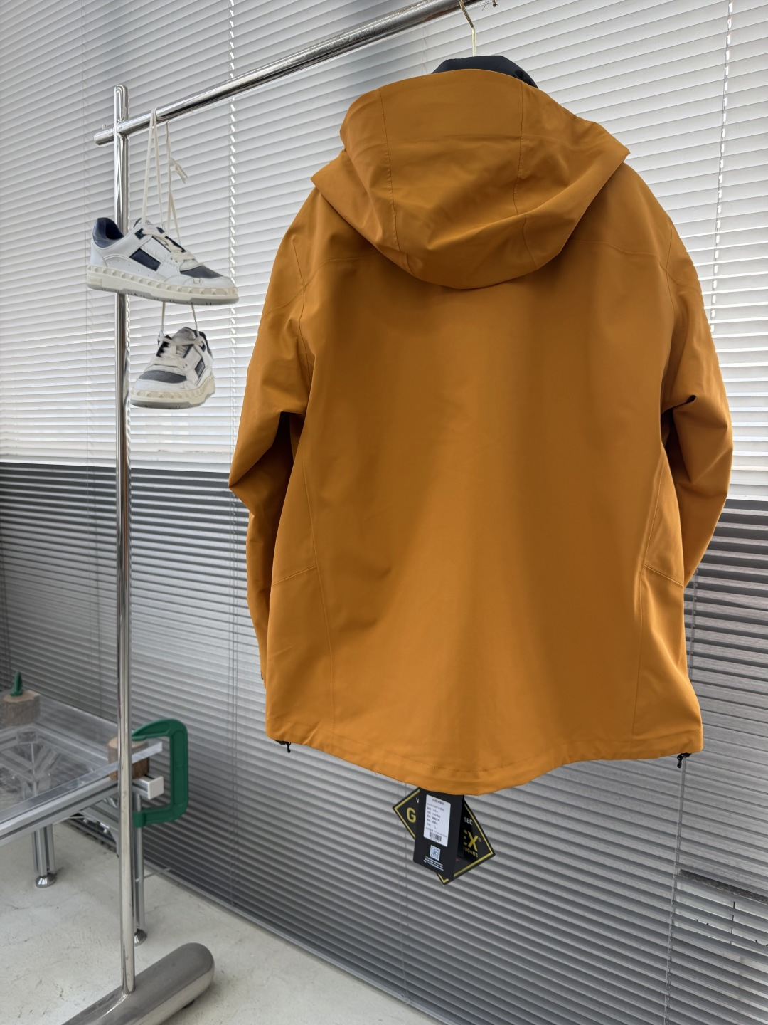 -KAILAS凯乐石硬壳三合一羽绒冲锋衣可拆卸羽绒内胆，六防科技，三层压胶工艺，高密三合一科技型面料！登