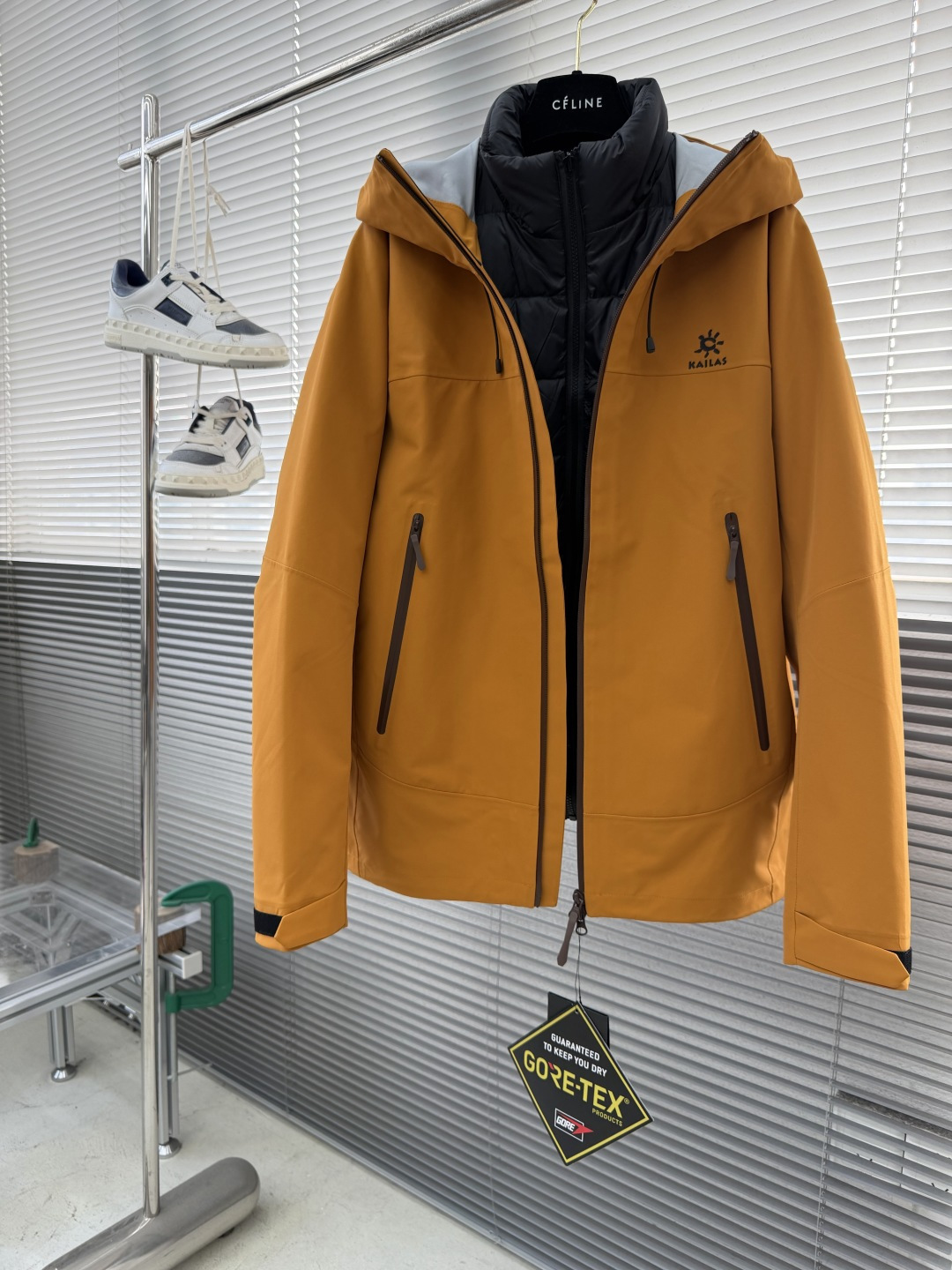 -KAILAS凯乐石硬壳三合一羽绒冲锋衣可拆卸羽绒内胆，六防科技，三层压胶工艺，高密三合一科技型面料！登