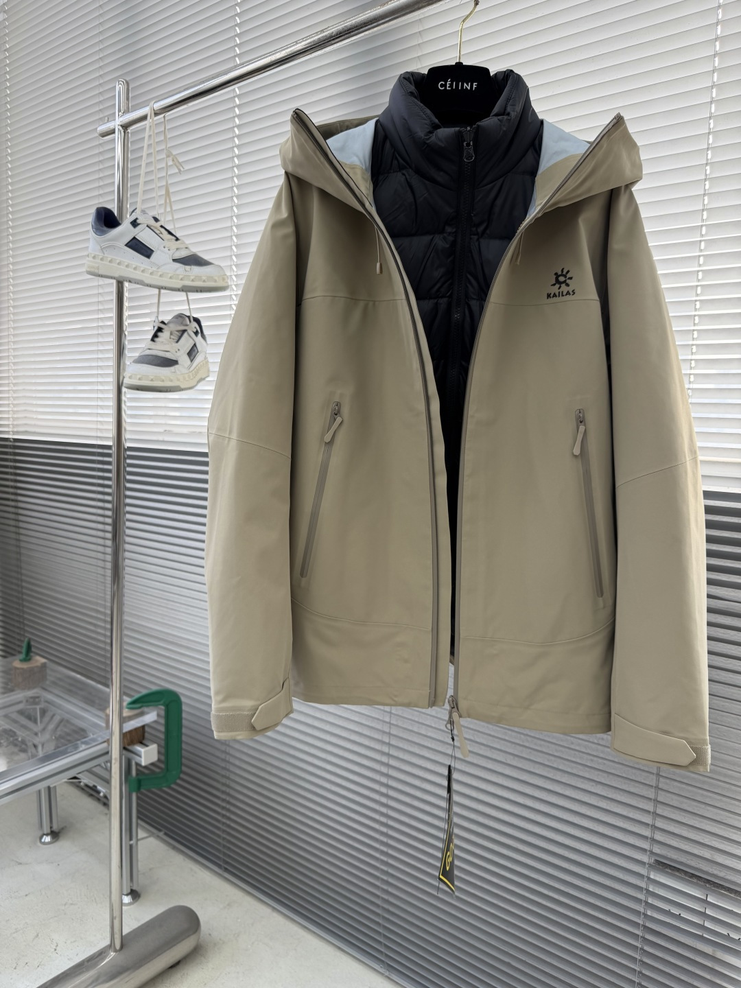 -KAILAS凯乐石硬壳三合一羽绒冲锋衣可拆卸羽绒内胆，六防科技，三层压胶工艺，高密三合一科技型面料！登