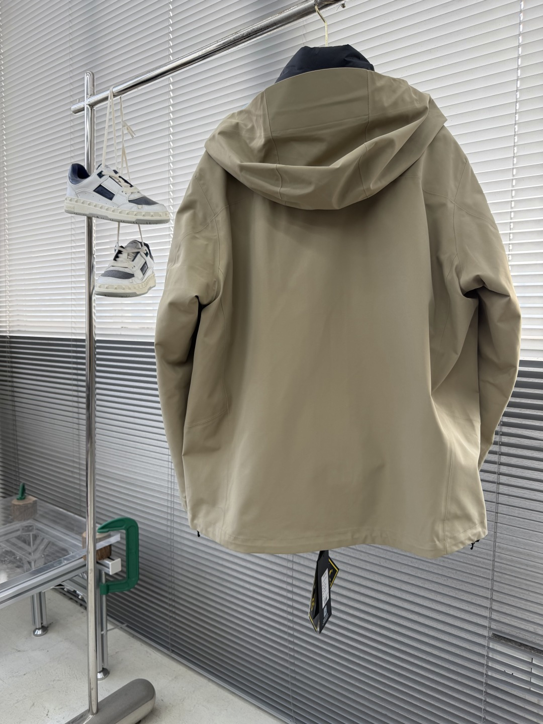 -KAILAS凯乐石硬壳三合一羽绒冲锋衣可拆卸羽绒内胆，六防科技，三层压胶工艺，高密三合一科技型面料！登