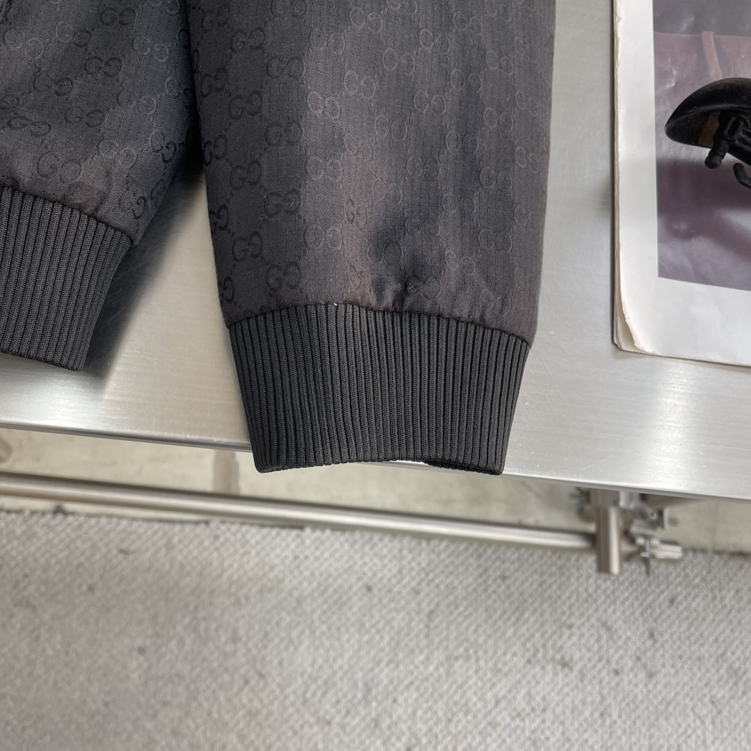 -GUCC 满印GG提花棉服定制黯金黑GG棉质微格织料以及双斜纹真丝方格夹层布 质感十足 厚重扎实 每一
