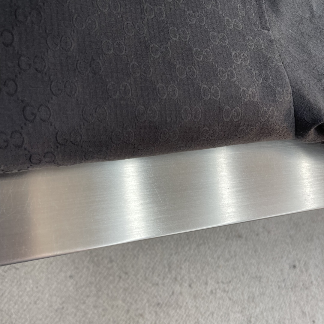 -GUCC 满印GG提花棉服定制黯金黑GG棉质微格织料以及双斜纹真丝方格夹层布 质感十足 厚重扎实 每一
