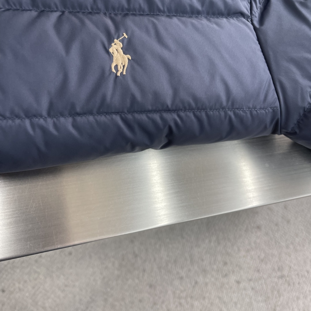 -Ralp🆕h Lauren 拉夫劳伦 轻便立领羽绒外套尼龙面料具有良好的防风防水性能，能有效阻挡外界风