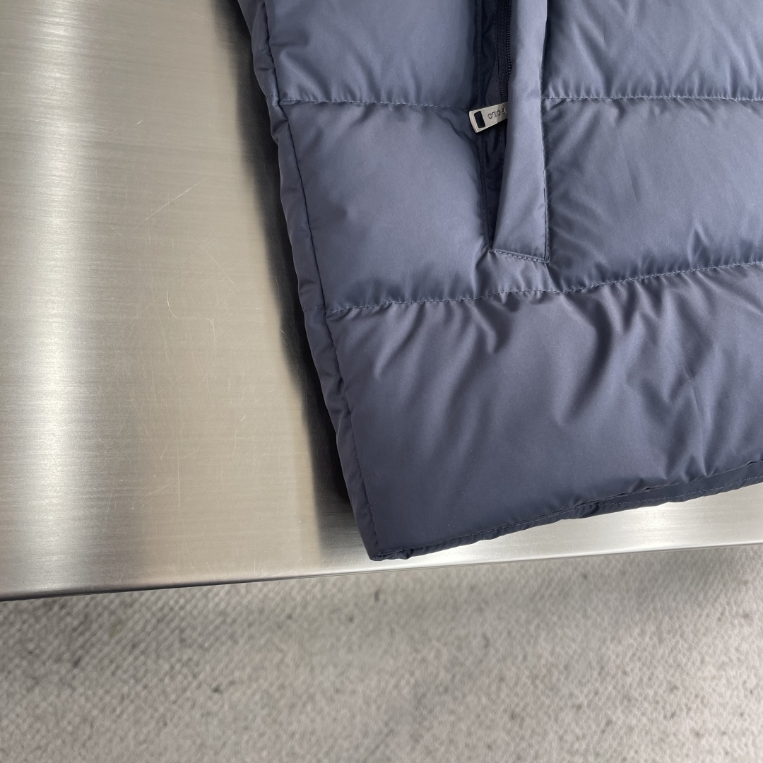 -Ralp🆕h Lauren 拉夫劳伦 轻便立领羽绒外套尼龙面料具有良好的防风防水性能，能有效阻挡外界风