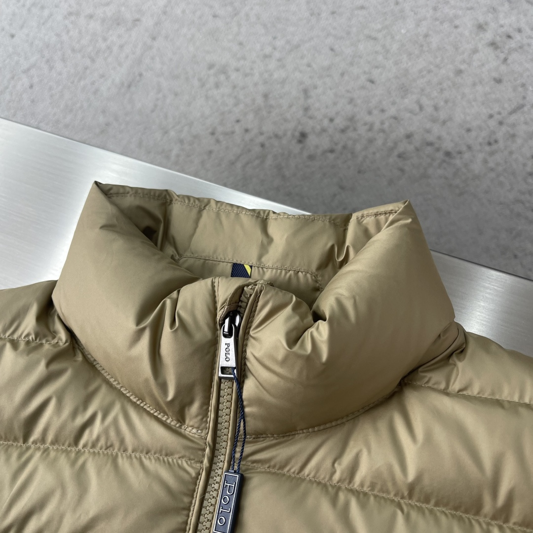 -Ralp🆕h Lauren 拉夫劳伦 轻便立领羽绒外套尼龙面料具有良好的防风防水性能，能有效阻挡外界风