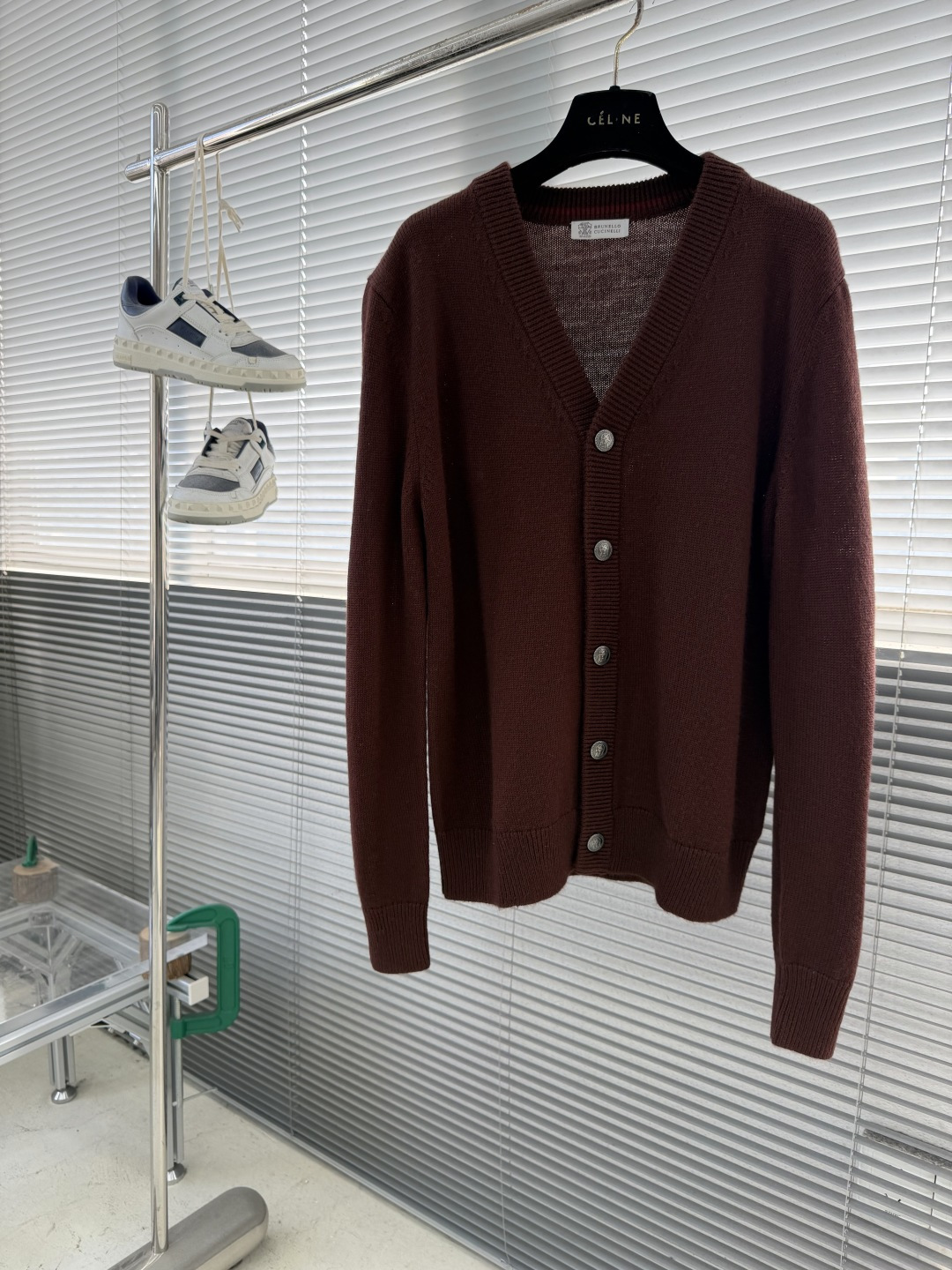 -BC 文艺复兴罗纹领边100%羊毛开衫毛衣这款100%羊毛开衫对于追求卓越品质与极致舒适体验的时尚人士