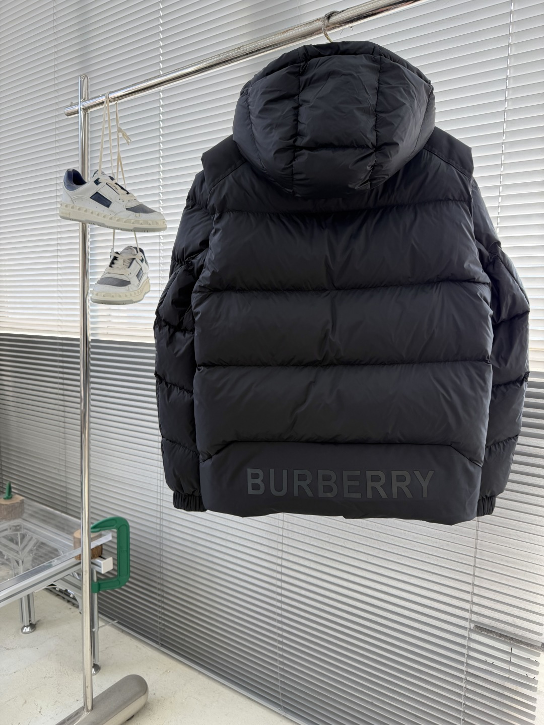 -BBR 25冬季新款羽绒外套袖子可拆卸，一衣2穿。品相非常完美，内里新国标90白鸭绒填充，舒适保暖，非