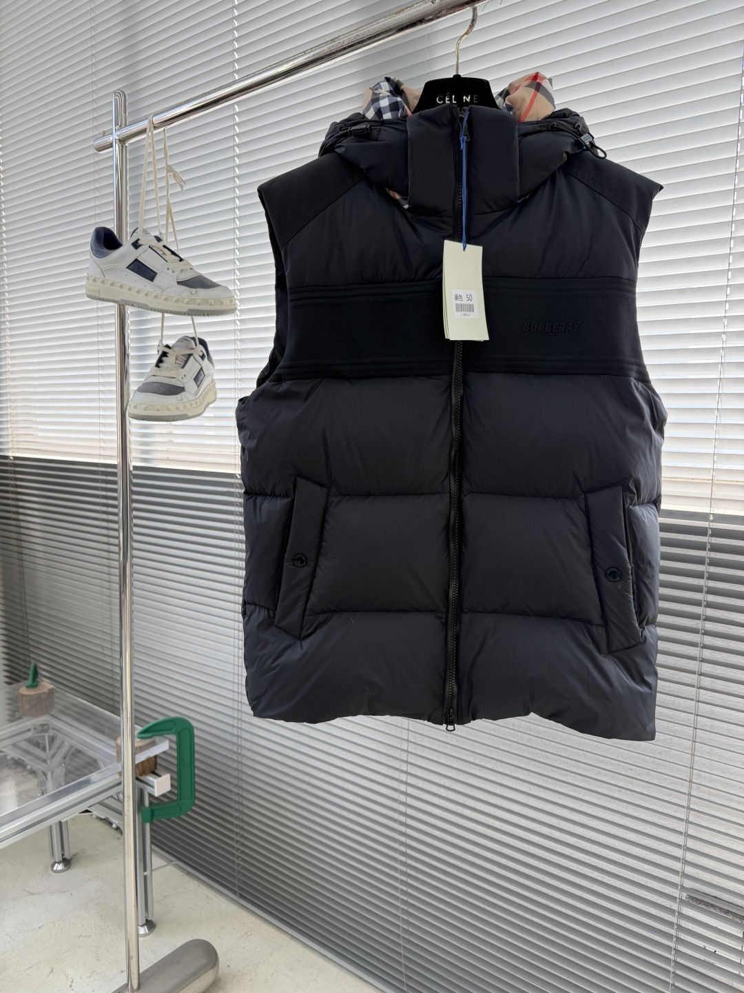 -BBR 25冬季新款羽绒外套袖子可拆卸，一衣2穿。品相非常完美，内里新国标90白鸭绒填充，舒适保暖，非