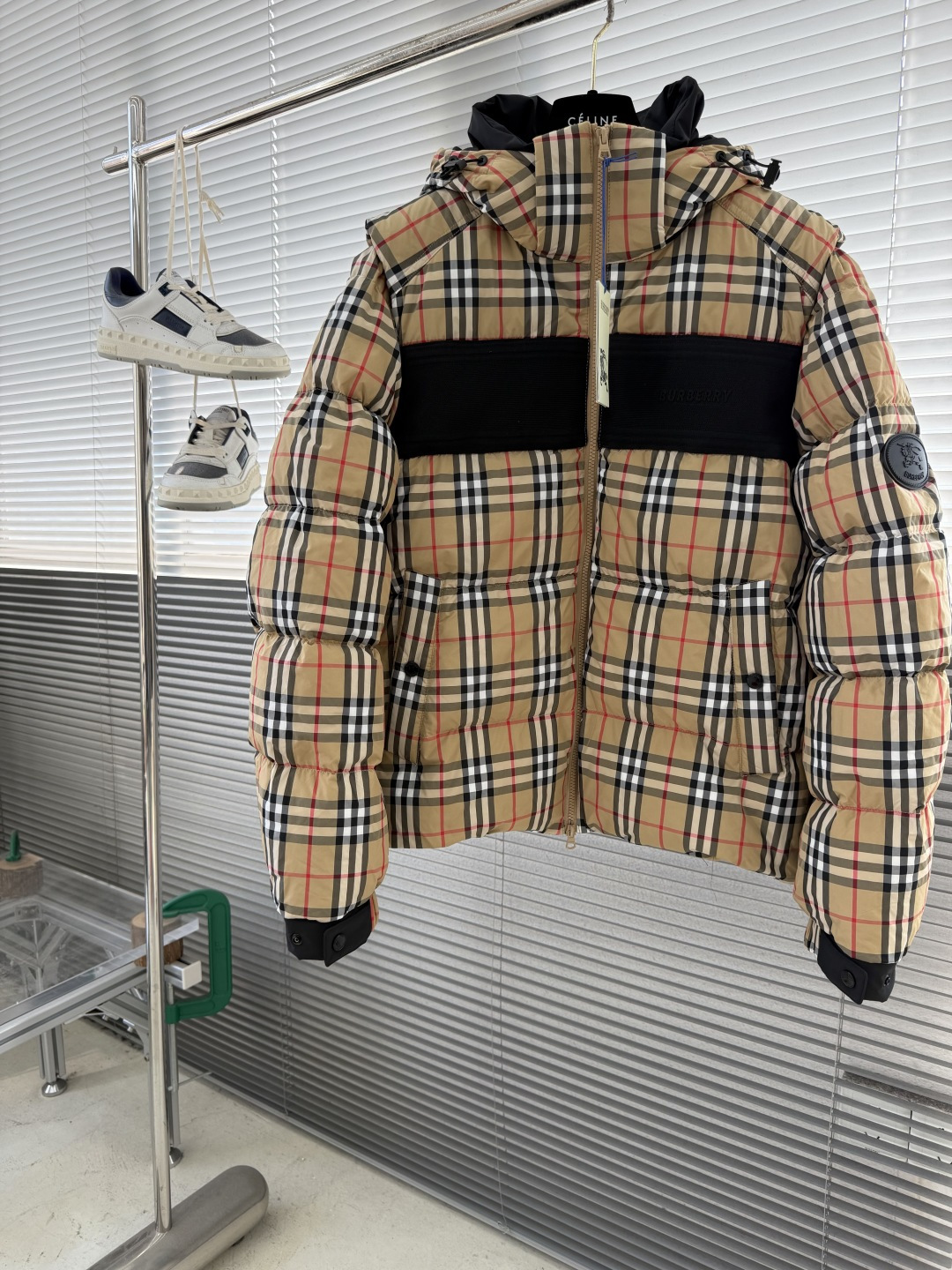 -BBR 25冬季新款羽绒外套袖子可拆卸，一衣2穿。品相非常完美，内里新国标90白鸭绒填充，舒适保暖，非