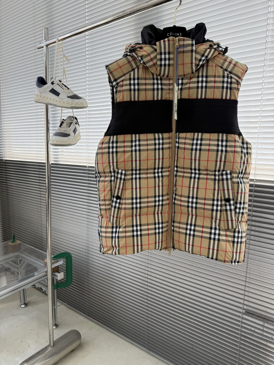 -BBR 25冬季新款羽绒外套袖子可拆卸，一衣2穿。品相非常完美，内里新国标90白鸭绒填充，舒适保暖，非