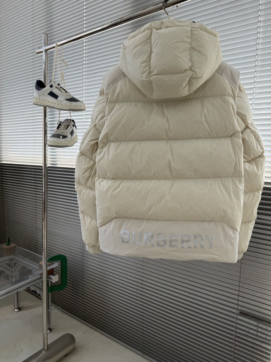 -BBR 25冬季新款羽绒外套袖子可拆卸，一衣2穿。品相非常完美，内里新国标90白鸭绒填充，舒适保暖，非