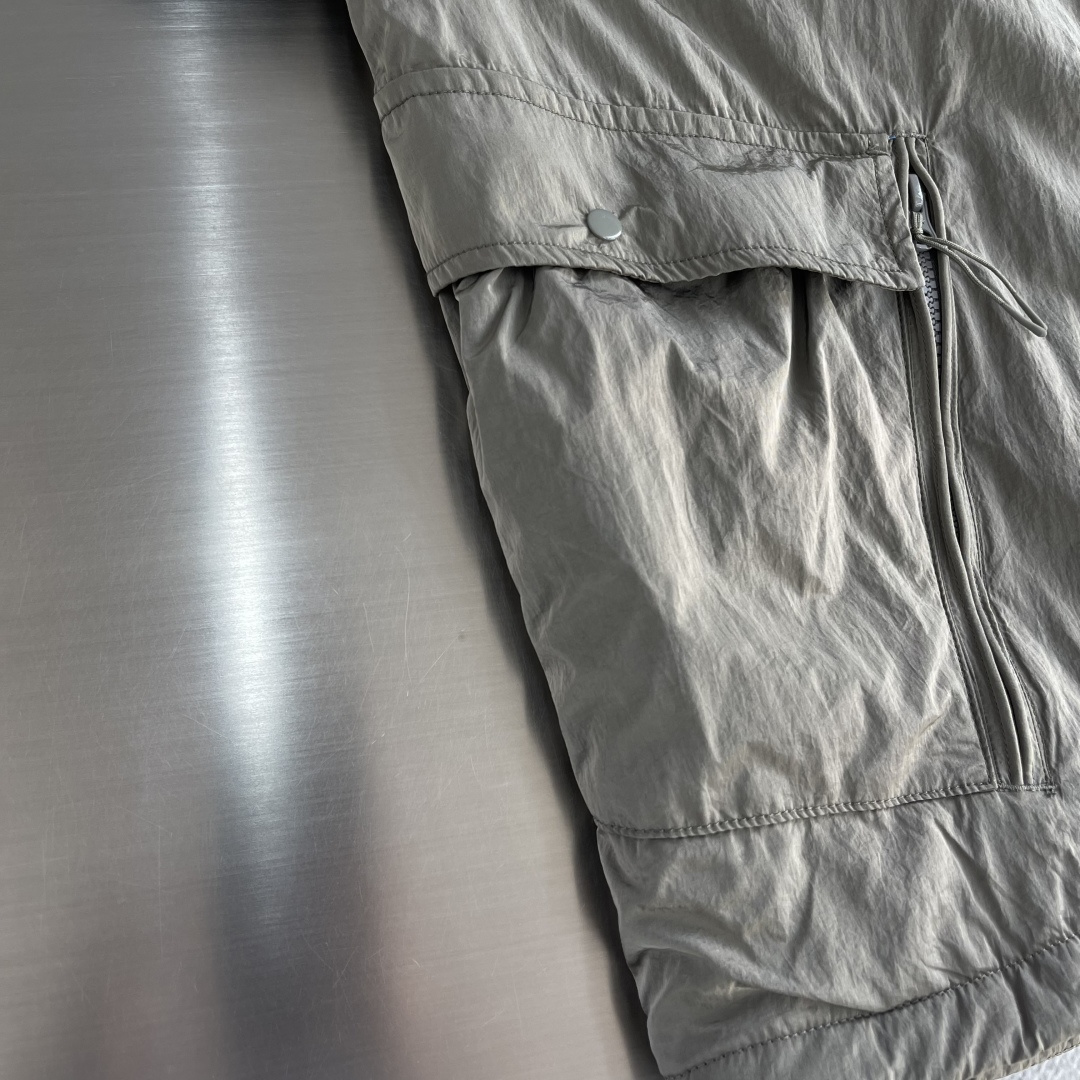 -C.P.ComPany 意大利时尚品牌，2025冬季最新品，CP意大利机能潮牌鼻祖，专柜同步有售，原单