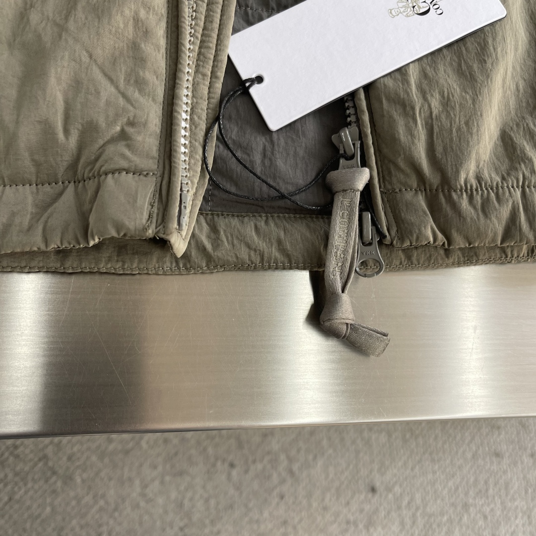 -C.P.ComPany 意大利时尚品牌，2025冬季最新品，CP意大利机能潮牌鼻祖，专柜同步有售，原单