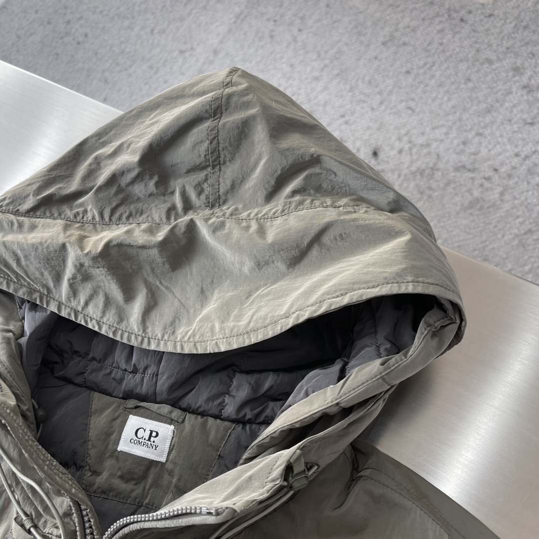 -C.P.ComPany 意大利时尚品牌，2025冬季最新品，CP意大利机能潮牌鼻祖，专柜同步有售，原单