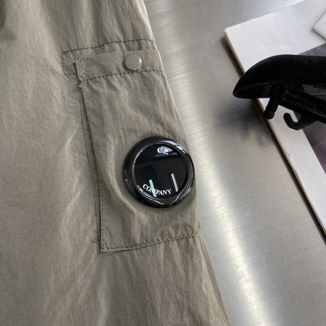 -C.P.ComPany 意大利时尚品牌，2025冬季最新品，CP意大利机能潮牌鼻祖，专柜同步有售，原单