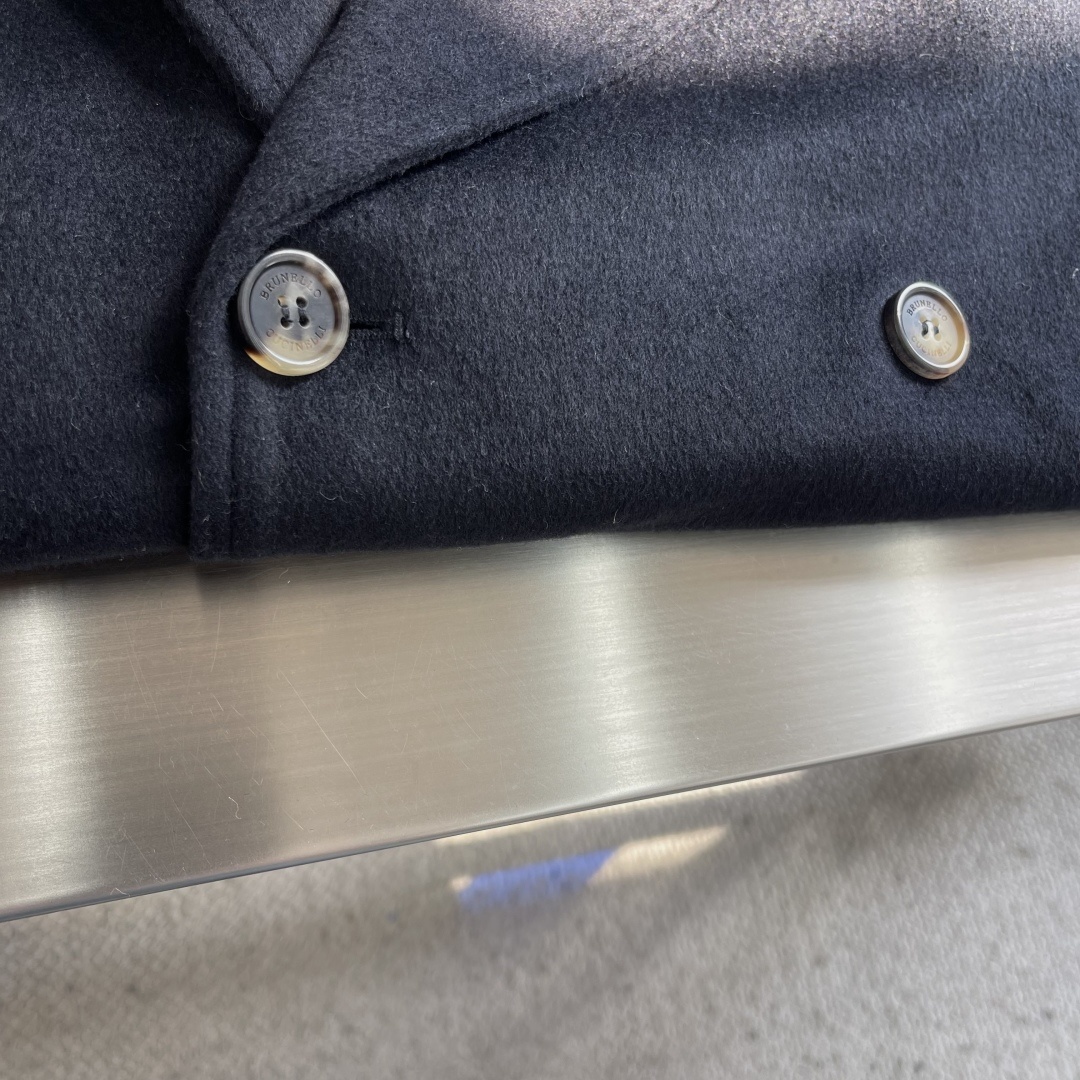 -BC 羊绒混纺羊毛夹克 意式匠艺，绒面革的优雅独白，羊绒之王的秋冬献礼源自意大利Solomeo工坊，以