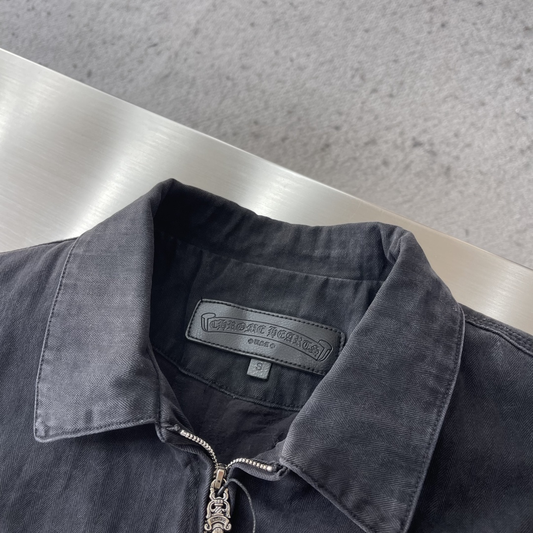 -CH 克罗心 25fw鱼骨纹水洗工装棉服大身面料采用根据YB定织鱼骨纹纯棉面料 具有立体 挺括效果里布