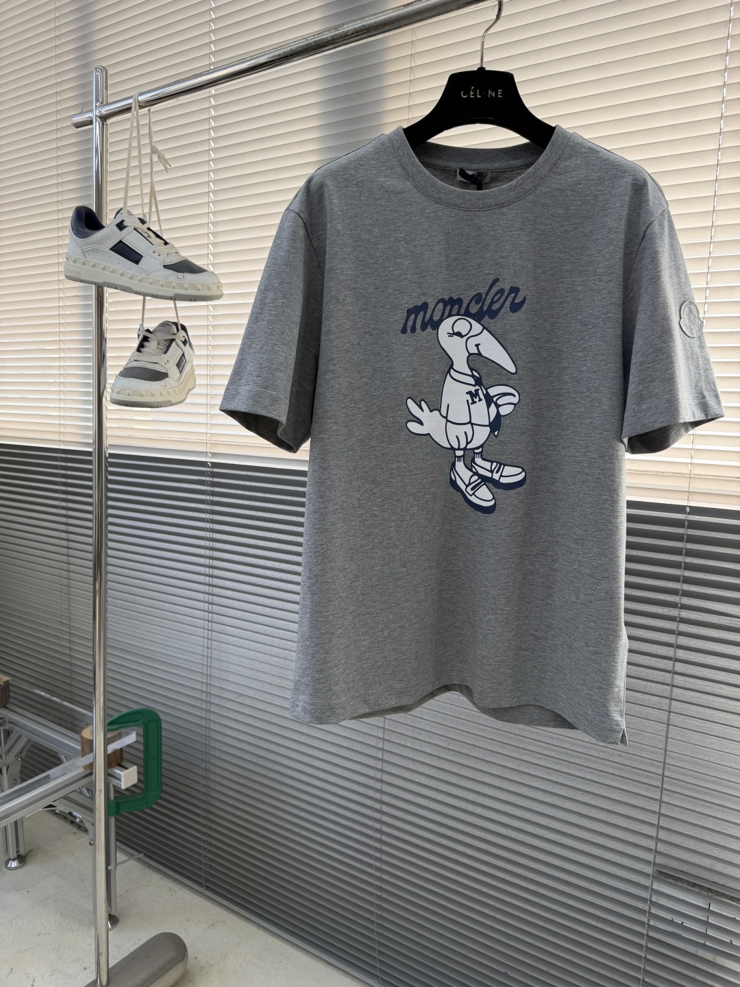 -mon 2026春夏印花短袖这款短袖面料采用32支双股新疆长绒棉紧密圆领短袖，这款T恤呈微阔型，彰显简