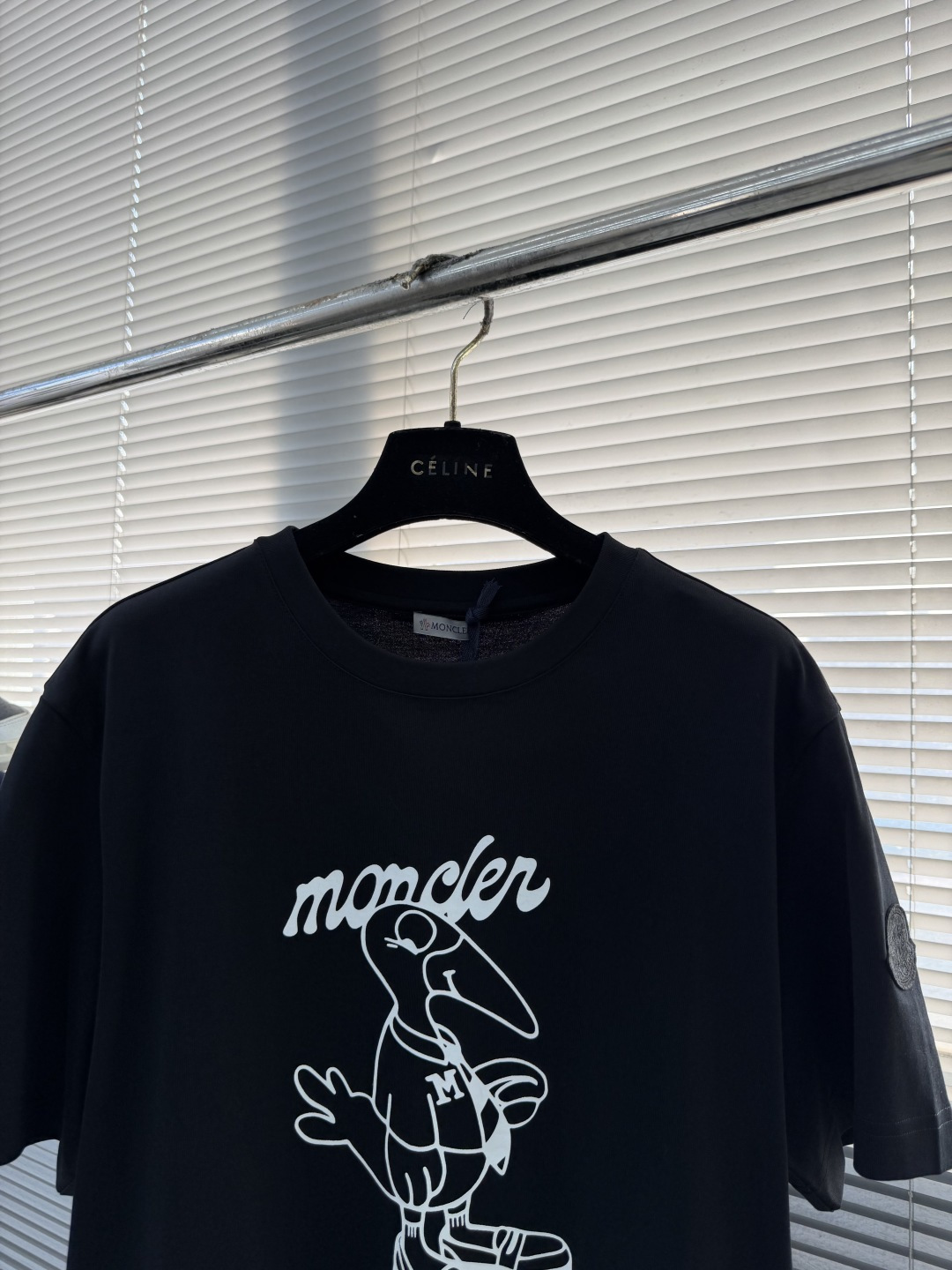 -mon 2026春夏印花短袖这款短袖面料采用32支双股新疆长绒棉紧密圆领短袖，这款T恤呈微阔型，彰显简