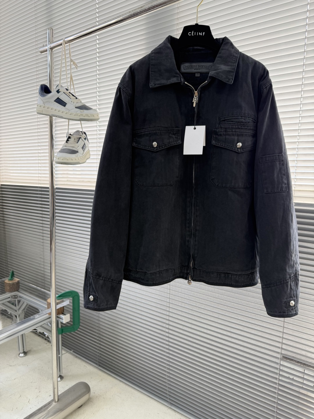 -CH 克罗心 25fw鱼骨纹水洗工装棉服大身面料采用根据YB定织鱼骨纹纯棉面料 具有立体 挺括效果里布