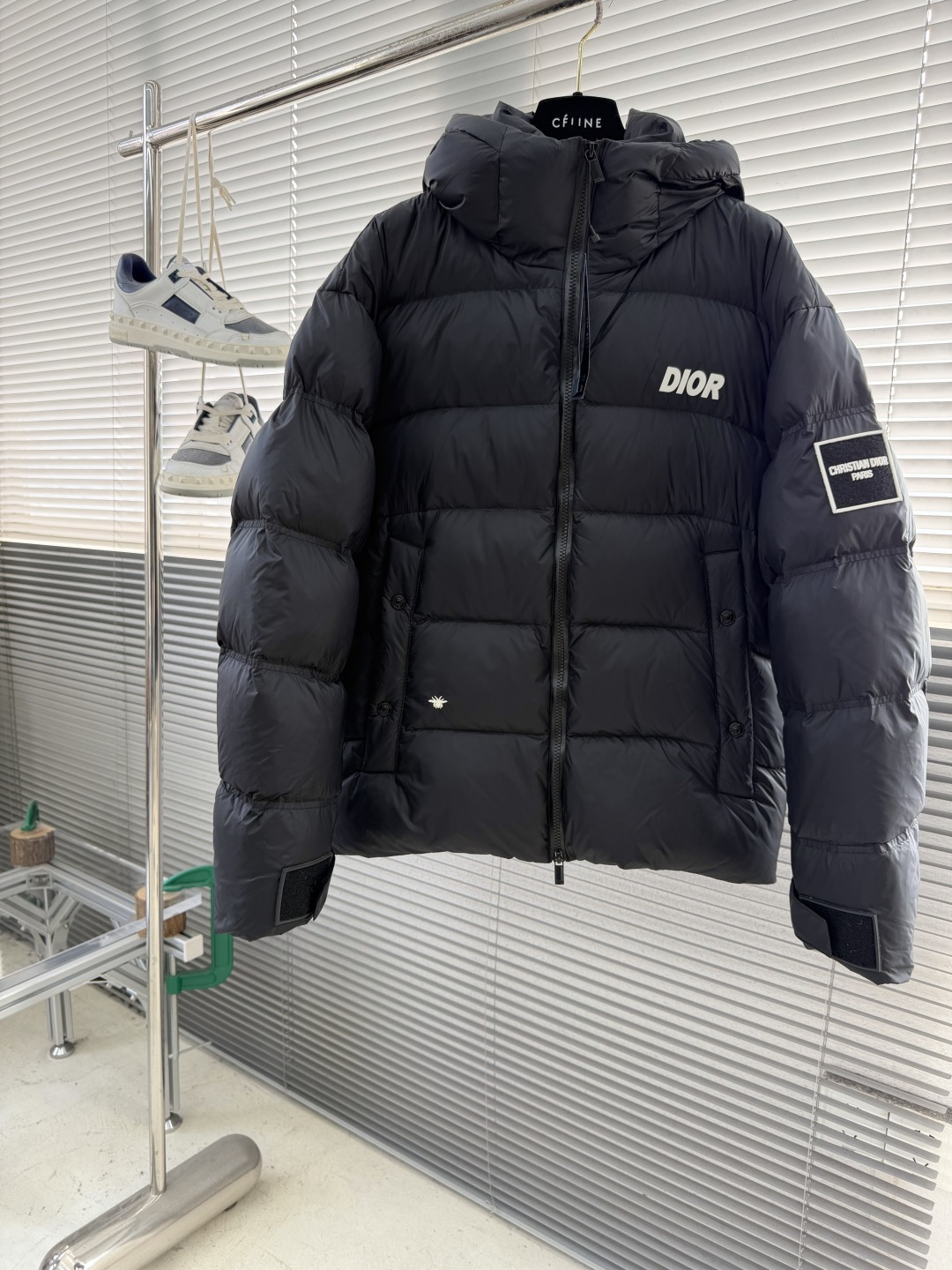 -Dio 25年冬季新款连帽羽绒服小连帽设计，很有质感的原漆原版四合扣，轻松的彰显品牌辨识度跟超强规格性