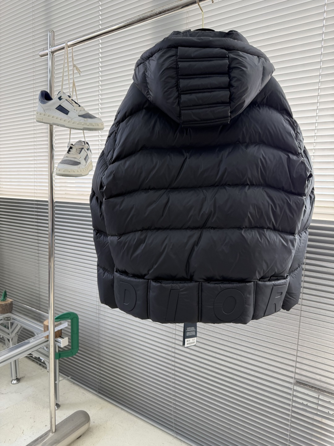 -Dio 25年冬季新款连帽羽绒服小连帽设计，很有质感的原漆原版四合扣，轻松的彰显品牌辨识度跟超强规格性