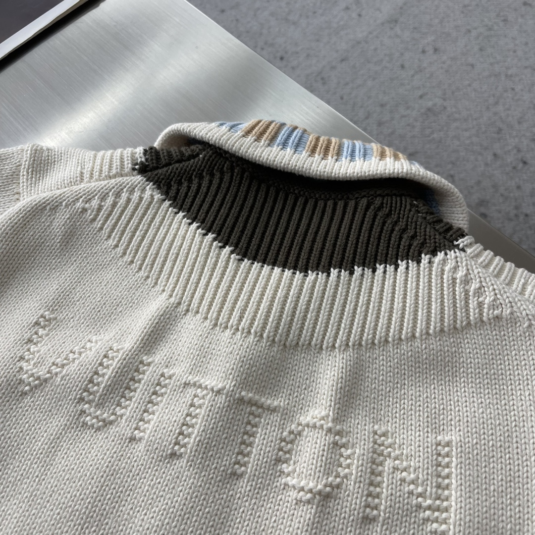 -驴牌 25fw新款拉链嵌花运动衫本款羊毛针织运动衫是四季皆宜的多功能层搭单品，可作为开衫或轻薄外套穿着