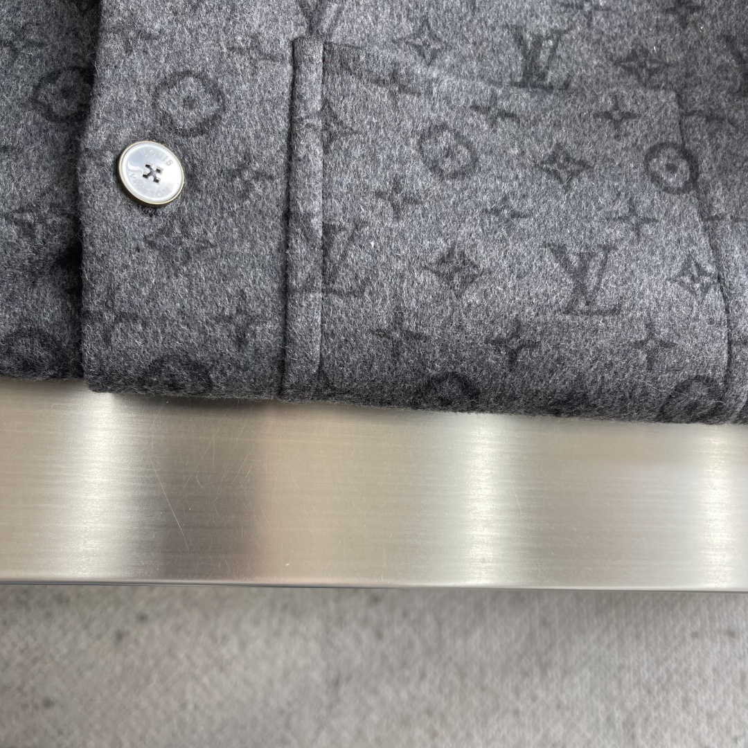 -驴牌 25fw满印衬衫式单排扣夹克外套定制560克70%羊毛混纺双面呢定位裁床手工包缝1:1订制辅料、