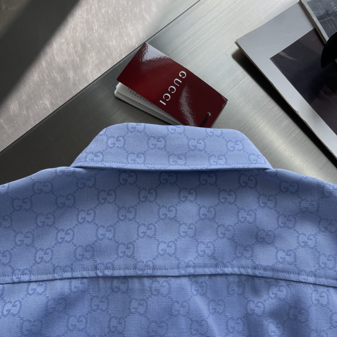 -GUCC 26ss新款中国新年系列饰刺绣GG牛津棉衬衫马术风格元素匠心点缀经典廓形，添注活力格调。这款