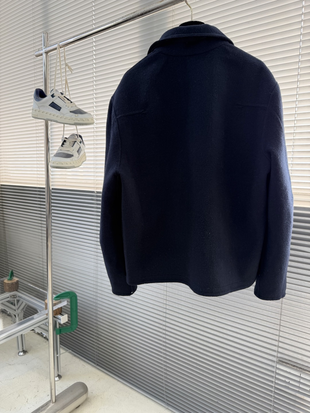 -驴牌 双面工装羊毛夹克定制奢柔双织高密羊绒蚕丝布（绵羊毛成分高达90%） 粗粝却柔软 扎实而蓬松 像被