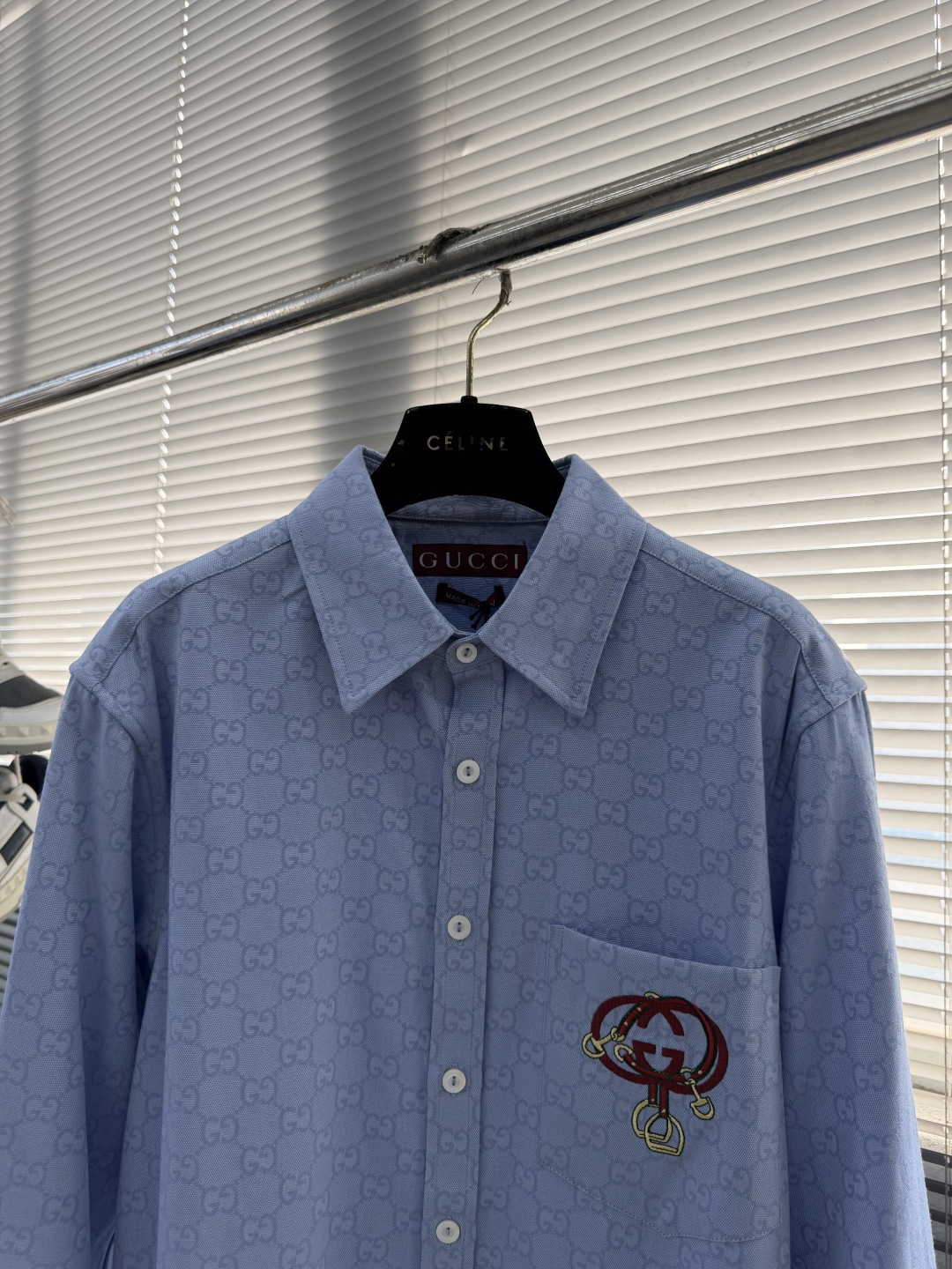 -GUCC 26ss新款中国新年系列饰刺绣GG牛津棉衬衫马术风格元素匠心点缀经典廓形，添注活力格调。这款