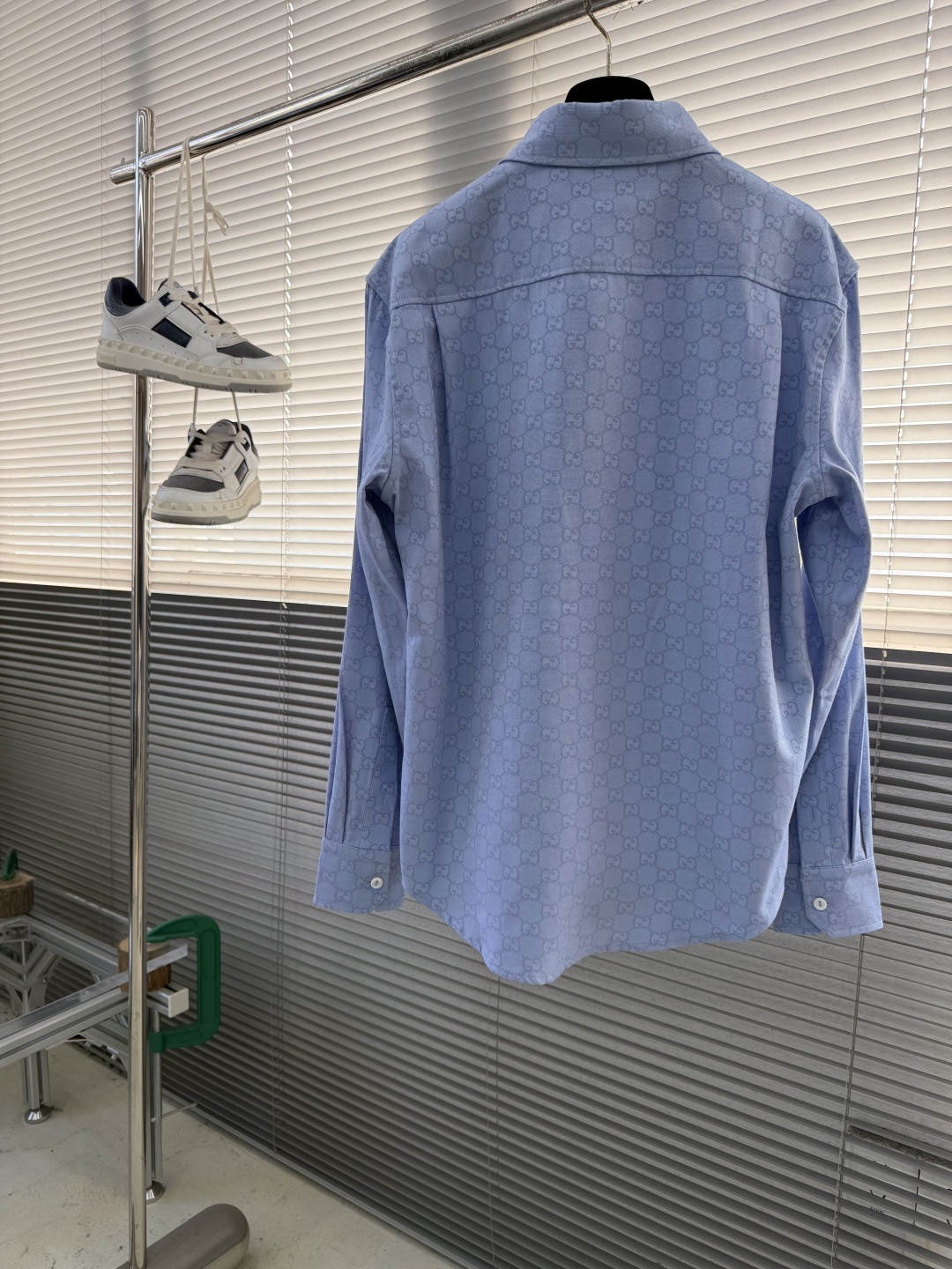 -GUCC 26ss新款中国新年系列饰刺绣GG牛津棉衬衫马术风格元素匠心点缀经典廓形，添注活力格调。这款