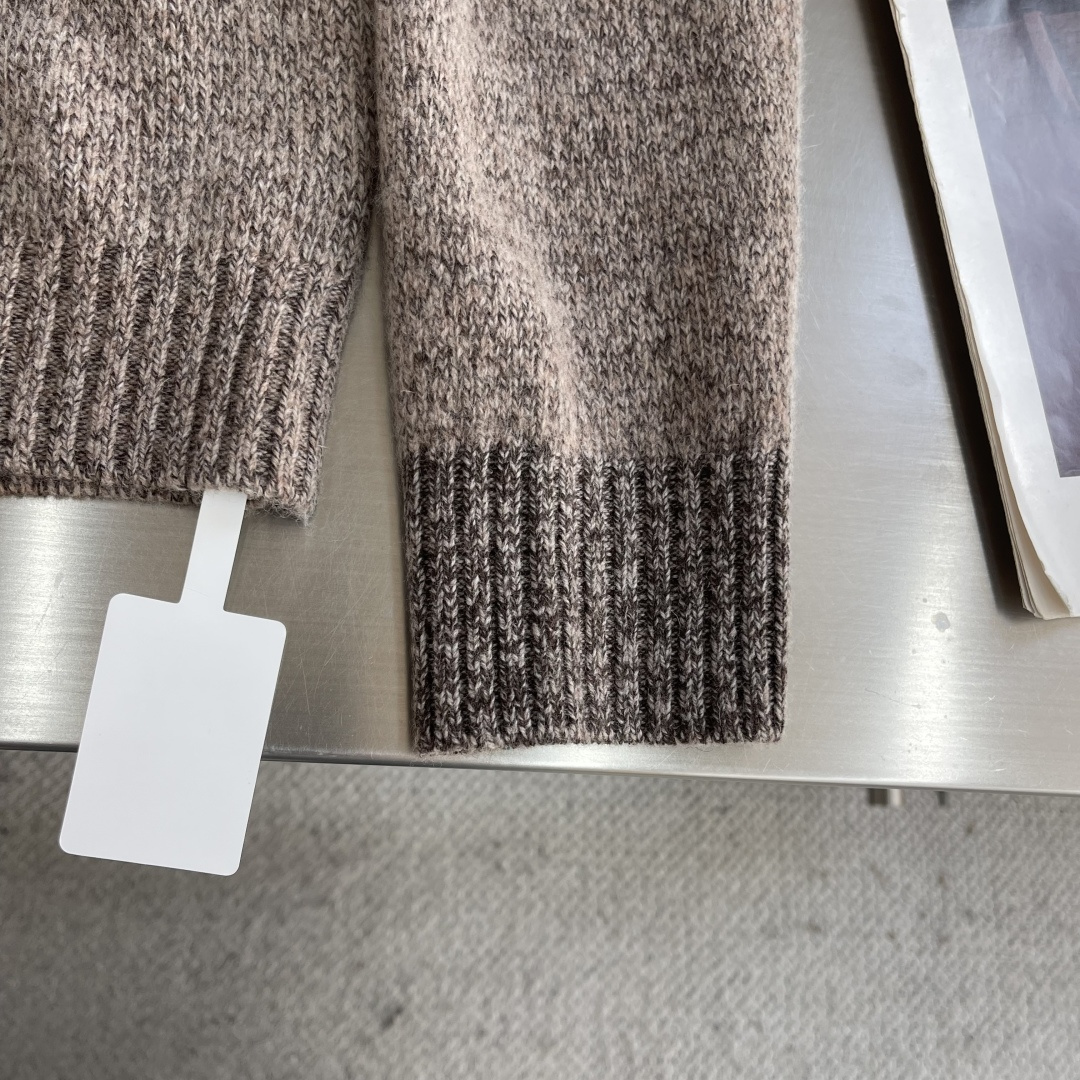 -Loro Piana 25fw新款SPeyside男士圆领上衣这款SPeyside圆领毛衣采用精致的羊