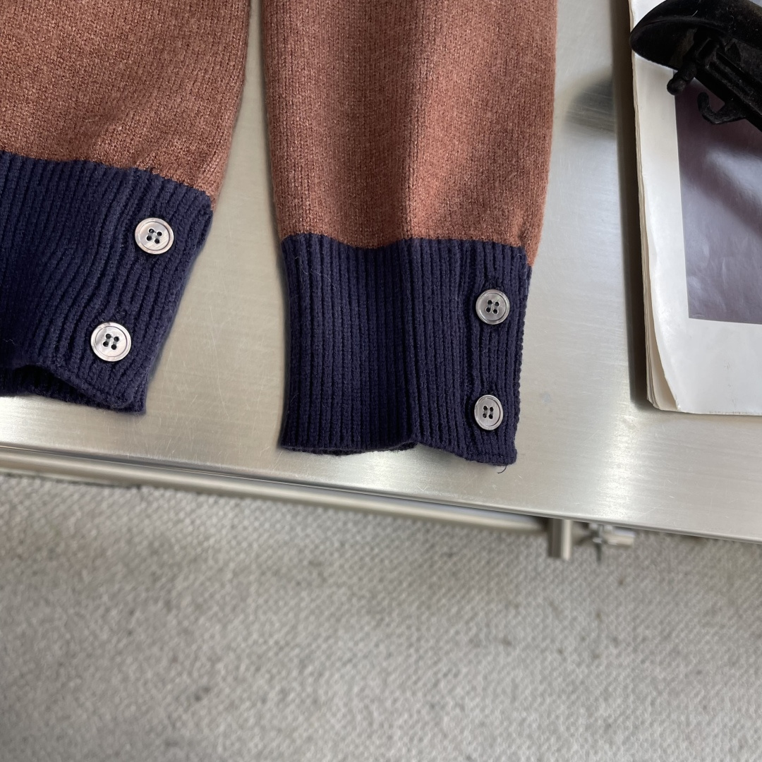 -TB 精密澳毛间边落肩圆领毛衣进口斯托尔机织357针型高织高密 色纺全羊毛材质纱线，7股并线机织 翻领