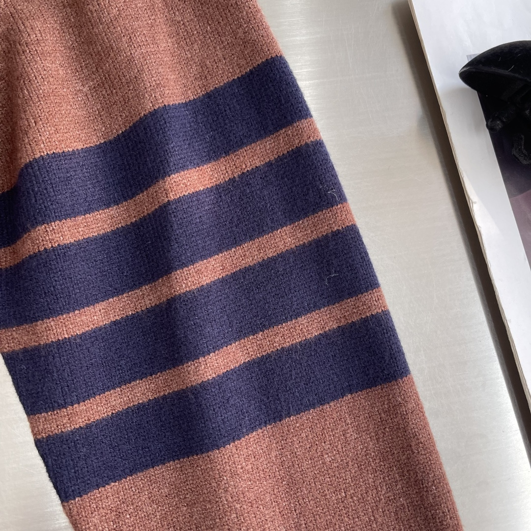 -TB 精密澳毛间边落肩圆领毛衣进口斯托尔机织357针型高织高密 色纺全羊毛材质纱线，7股并线机织 翻领