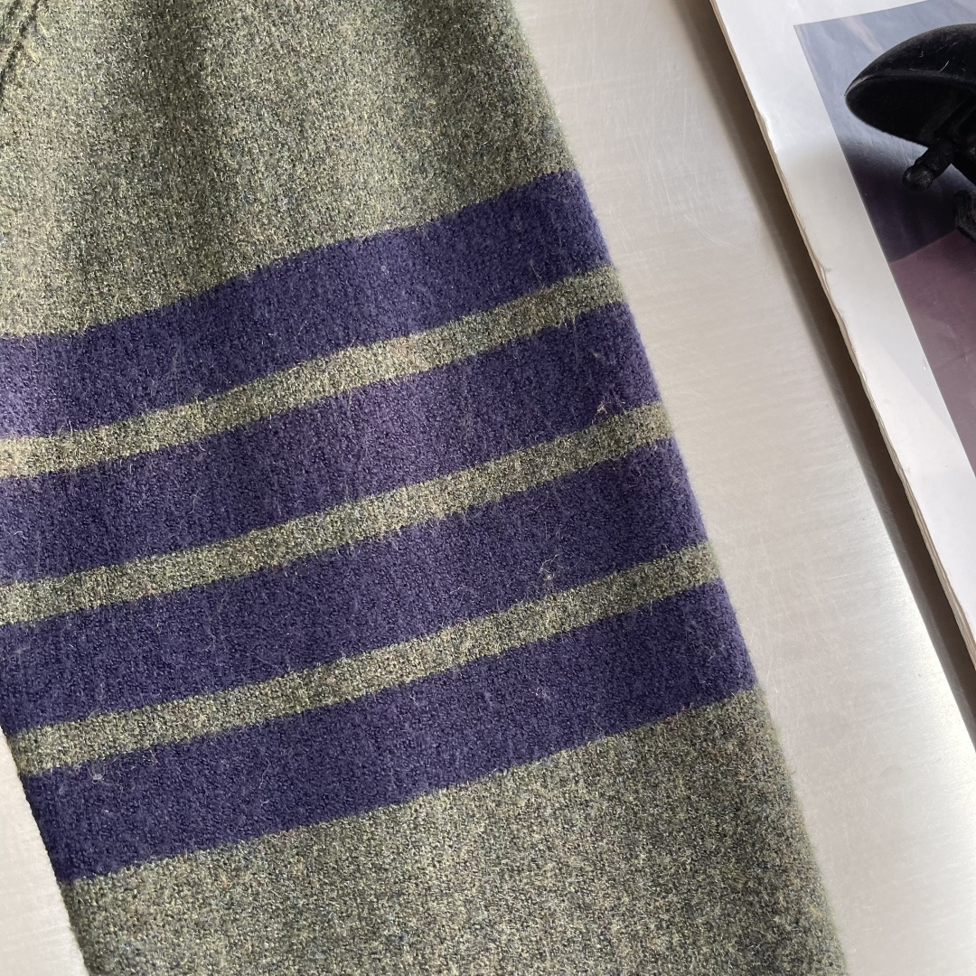 -TB 精密澳毛间边落肩圆领毛衣进口斯托尔机织357针型高织高密 色纺全羊毛材质纱线，7股并线机织 翻领