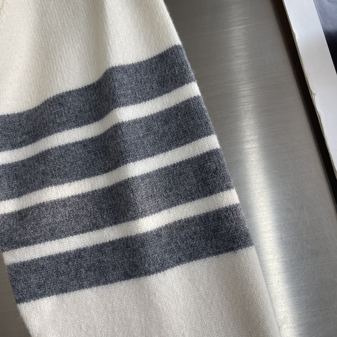 -TB 精密澳毛间边落肩圆领毛衣进口斯托尔机织357针型高织高密 色纺全羊毛材质纱线，7股并线机织 翻领