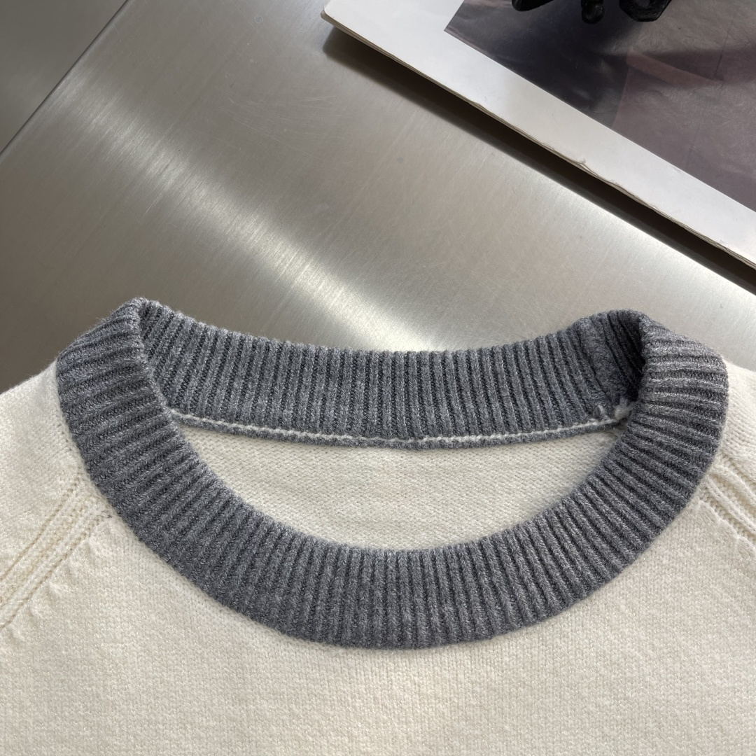 -TB 精密澳毛间边落肩圆领毛衣进口斯托尔机织357针型高织高密 色纺全羊毛材质纱线，7股并线机织 翻领