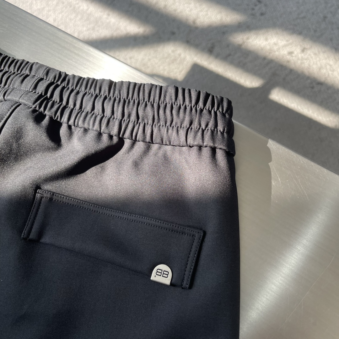 -Balenciag 2025fw最新爆款 双边3b字母 徽章刺绣 黑色抽绳卫裤 休闲裤 尺码 ：M-4