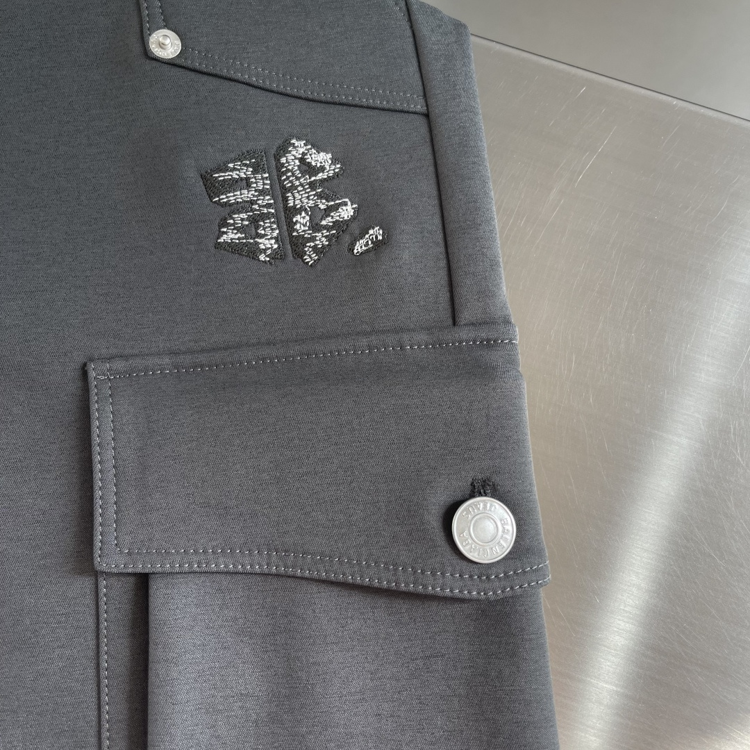 -Balenciag 2025fw最新爆款 双B字母 徽章刺绣 灰色加厚抽绳卫裤 休闲裤 尺码：M-4X