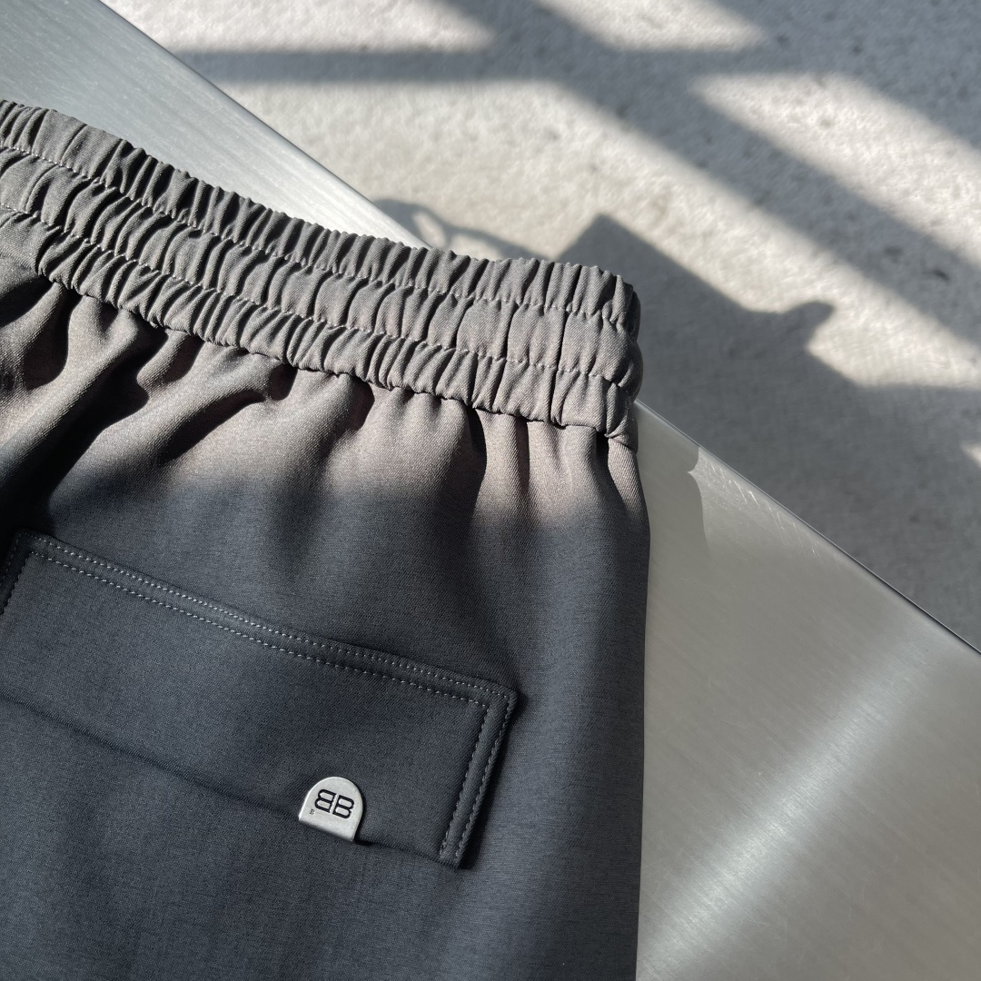 -Balenciag 2025fw最新爆款 双B字母 徽章刺绣 灰色加厚抽绳卫裤 休闲裤 尺码：M-4X