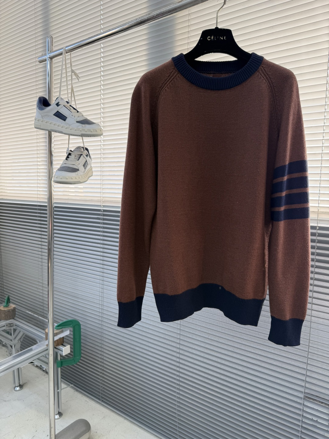 -TB 精密澳毛间边落肩圆领毛衣进口斯托尔机织357针型高织高密 色纺全羊毛材质纱线，7股并线机织 翻领