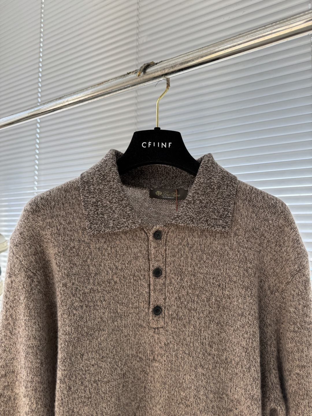 -Loro Piana 25fw新款SPeyside男士圆领上衣这款SPeyside圆领毛衣采用精致的羊