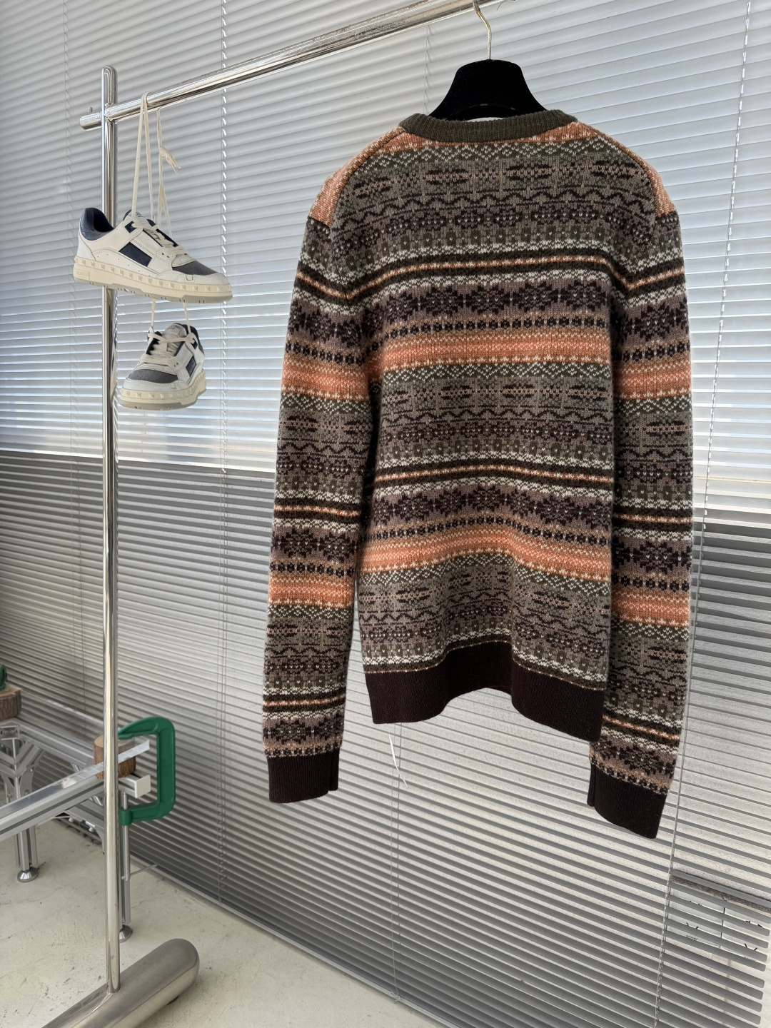 -Loro Piana 25fw新款SPeyside男士圆领上衣这款SPeyside圆领毛衣采用精致的羊